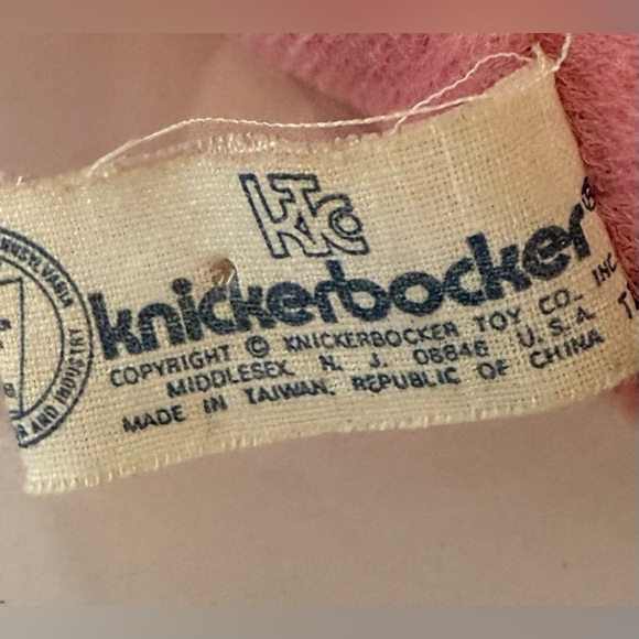 50s knickerbocker kewpie pink stuffie. Plastic face, blonde vintage. - Picture 3 of 4